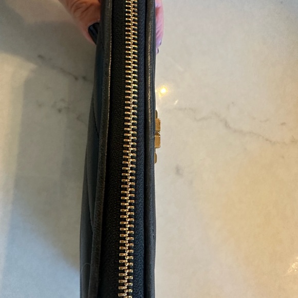 Tory Burch Kira Chevron-Quilt Zip Continental Wallet Black with dust bag - Picture 8 of 9